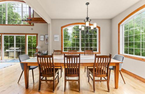 Gorgeous 5 Bdr with Hot Tub - Walk to Holi-Mont! - Foto 23