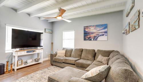 Bright Pinellas Park Getaway with Private Pool! - Foto 3