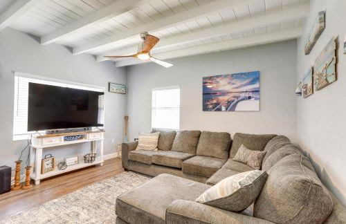 Bright Pinellas Park Getaway with Private Pool! - Foto 3