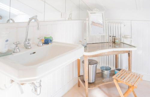 049 - Attico ELEGANTE, 10 minuti a piedi da MARE e SPIAGGIA - POSTO AUTO PRIVATO GRATIS - Foto 53