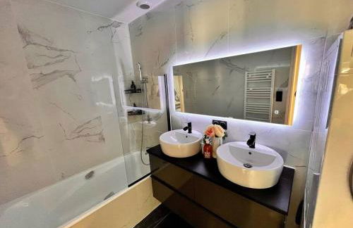 La Capucine - Lumineux avec balcon et parking - Foto 29