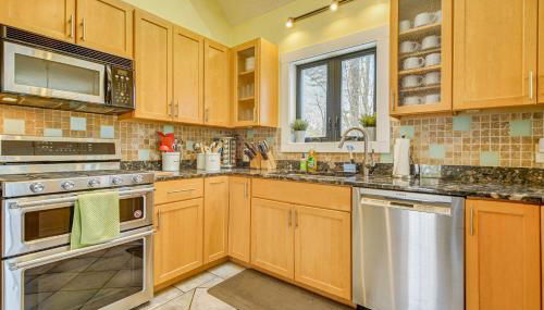 Groups Welcome! Lakefront Gem with Dock in Greenwood - Foto 2