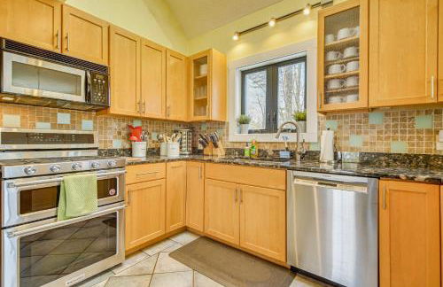 Groups Welcome! Lakefront Gem with Dock in Greenwood - Foto 2