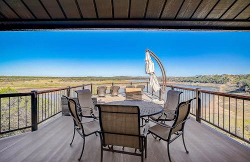 Stunning Lakefront Home with 2 Patios, Chef's Kitchen, & Lake Access - Foto 50