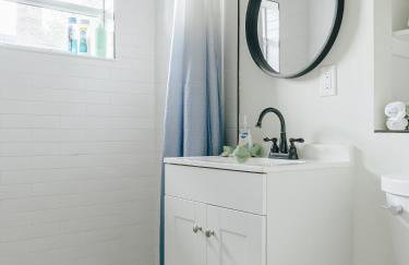 New & Blue - 2 blocks to the beach - Photo 13