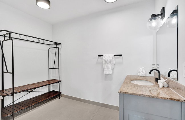 RA Suites by DesignedVR - Photo 21
