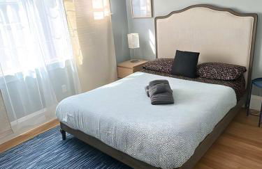 Oak Manor - Chic & Stylish 2BR Apartment Retreat - Photo 20