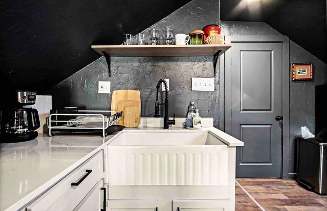 3-story 6-bedroom 4 Bathrooms 3min-asian Dist - Photo 52