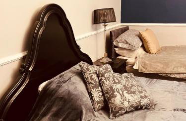 Stylish & Spacious Victorian Home near Severn Valley Railway & Safari Park - Foto 10