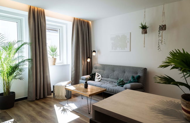 Urban Jungle Apartments - Photo 49