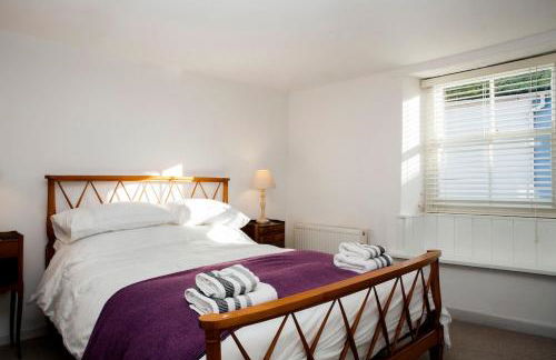 Quirky fisherman's cottage by the sea in Brixham - Photo 21