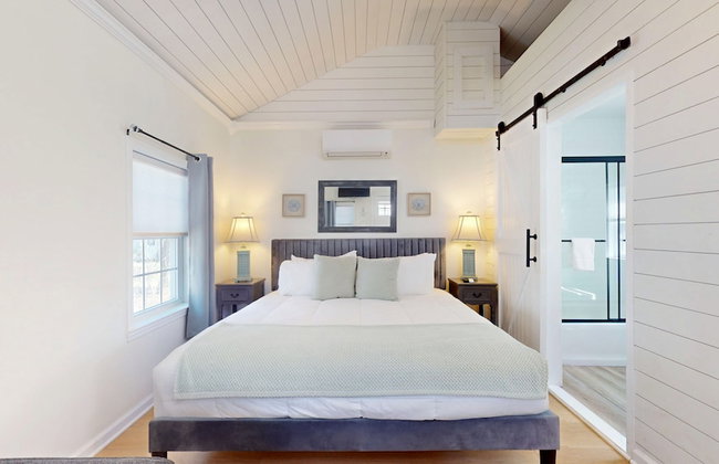 Coastal Estate - Photo 24