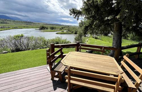 Charming Riverside Vacation Rental with Scenic Mountain Views near Ennis, Montana - Foto 9