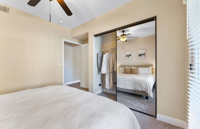 2BR Getaway Pool Gym Basketball Court Theater Access - Photo 8