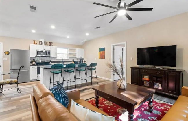 Modern Cabin in Pine Forest Near Austin - Foto 16