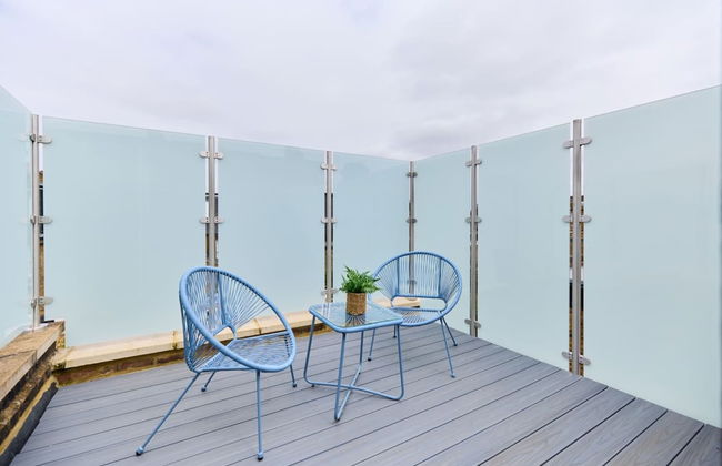 The Shepherd s Bush Wonder - Trendy 4bdr Home With Garden Terrace - Photo 9