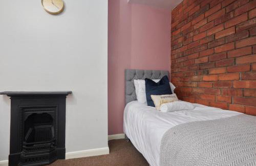 Spacious Bradford House with 4 bedrooms & 6 Beds by PureStay with Parking for 7 nights min! - Foto 34