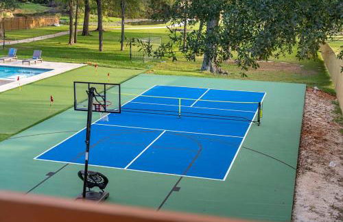 Pickleball & mini-golf, Pool/Spa, Epic Gameroom! - Photo 2