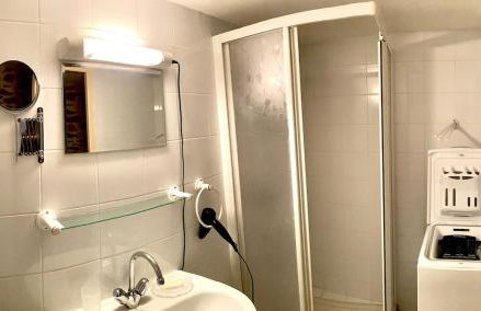 Lou Cambrou - Photo 3