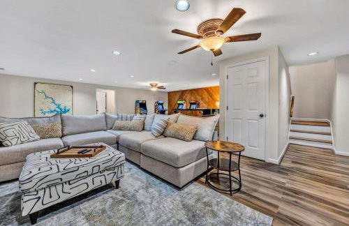 Waterfront Lake House Ideal Dock for Boats, Swimming, Fishing - Foto 17