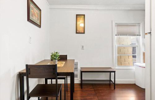 Downtown Beverly Apartment 8 Minutes to Salem and has King Beds - Photo 6