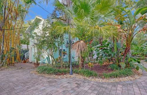 Tropical Oasis 2BR w Pool - Foto 29