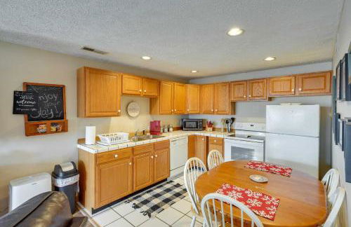 Snowed Inn Cozy Winterplace Ski-InandSki-Out Cabin - Foto 8