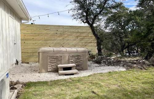Hummingbird Haus - Hill country views on 20 acres with firepit - Photo 15