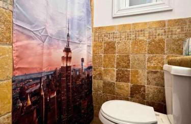 Large Home - Great Location - 15 Minutes to NYC - Foto 40