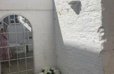 Lovely Two Bedroom Town House - Minimum 2 Night Stay - Foto 16