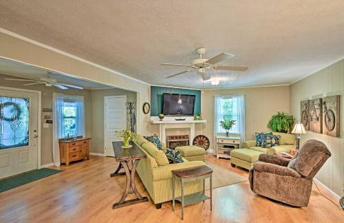 Nottely Lake Home with Hot Tub, Dock, Kayaks and Games - Foto 4