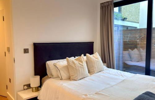 Modern & Luxurious 2-bed by ABBA, O2 & Canary Wharf - Photo 10