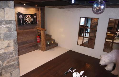 Prestigious Chalet with Pool & Hot tub, Mountain Views for 19 Guests - Foto 8