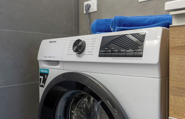 Charming Home - Photo 25