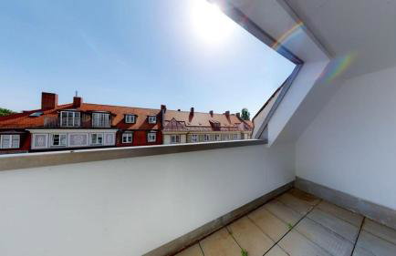 Spacious 4 Bedroom Apartment near City Center - Photo 1