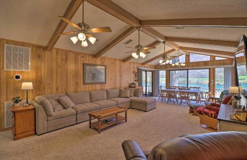 Scenic Riverview Getaway with Screened Porch! - Foto 3