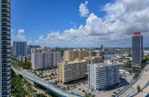 Beachfront Condo with Mesmerizing Views - Foto 38