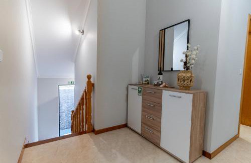 Vanda House com 2 Quartos Vista Mar e montanha no centro da Ilha - Foto 21