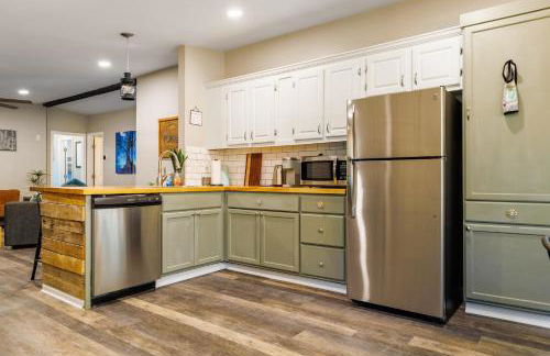 Franklin 4BR Escape, BBQ, Fire Pit, Sleeps 15 - Foto 30