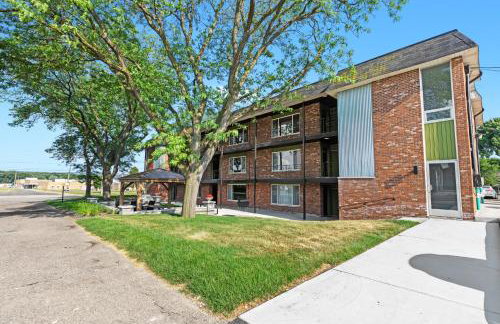 Renovated 1BR Upper Flat Modern King Suite - Foto 14