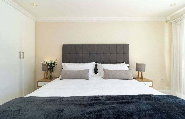 Beachfront Villa, Beach Club, Houtbay - Photo 10