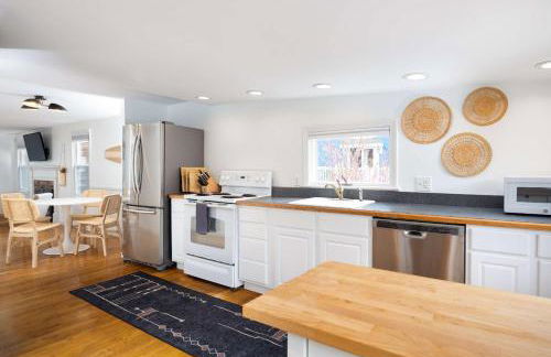 Salt and Cedar Steps to Beach - Foto 7