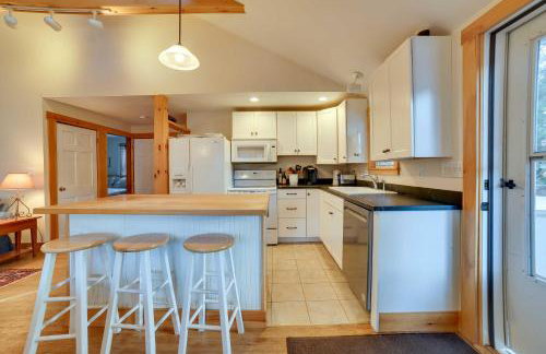 Lakefront Bradford Cottage with Dock, Near Skiing! - Foto 10