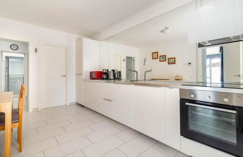 Big Villa Tauro with Private Heated Saltwater Pool & Jacuzzi & BBQ & Game Room & Arcade Games - Foto 49