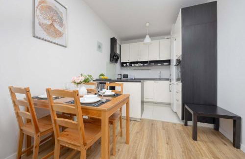 Modern Apartment in Warsaw with Parking and Balcony by Noclegi Renters - Photo 13