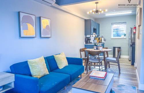 The Moose #5 - Modern Comfy Studio with King Bed, Free Parking & Fast WiFi - Foto 8