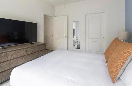 Landing Modern 1BD Game Room Gym - Photo 11