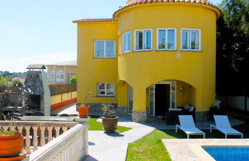 House with Pool and Sea Views - Photo 24