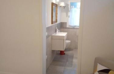 The judas trees - Foto 13