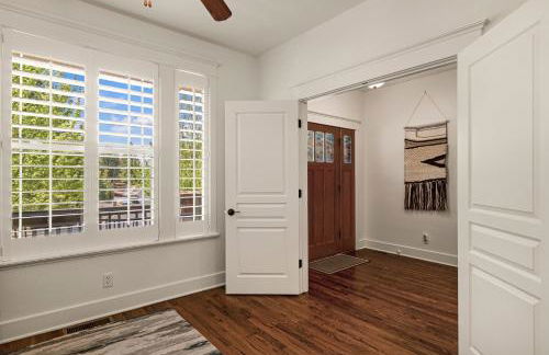 Ponderosa Escape Stunning Location Incredible Game Room Urban Trail System AC EV-charger - Photo 31